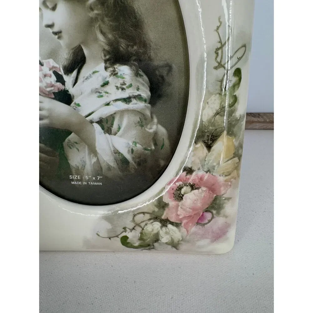 Vintage ceramic picture frame 5x7 oval ivory pink flowers victorian renaissance